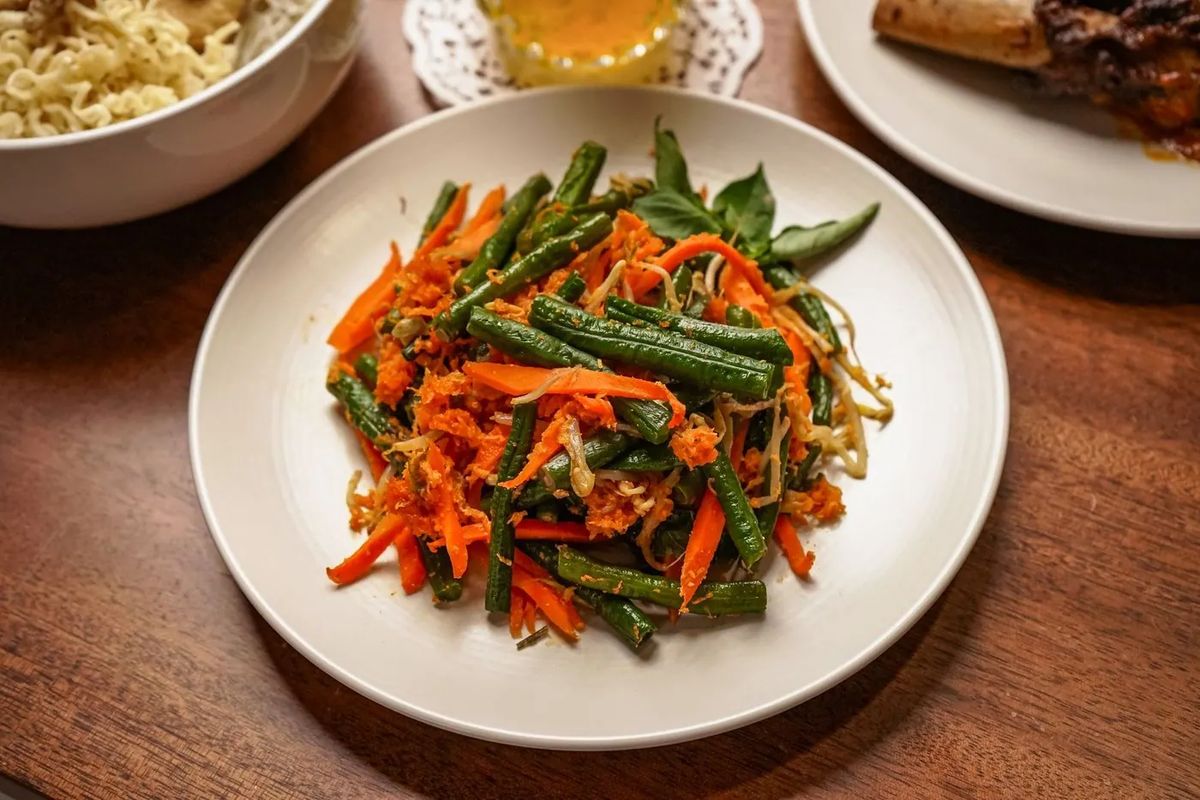Dinde aux herbes, haricots verts et amandes